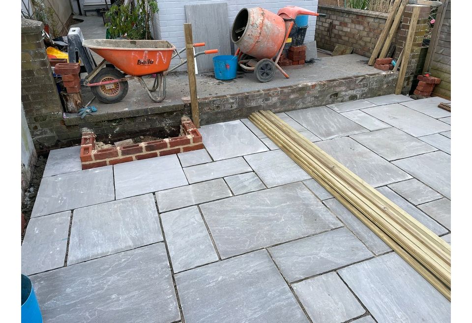 Narrow Rear Garden, Norwich - Narrow Rear Garden - Building Steps