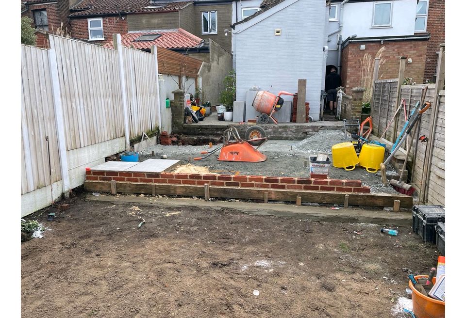 Narrow Rear Garden, Norwich - Narrow Rear Garden - Forming Levels